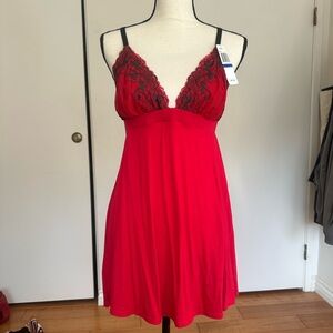 Jezebel Demure Chemise Scarlet with Black Lace NWT Size XL